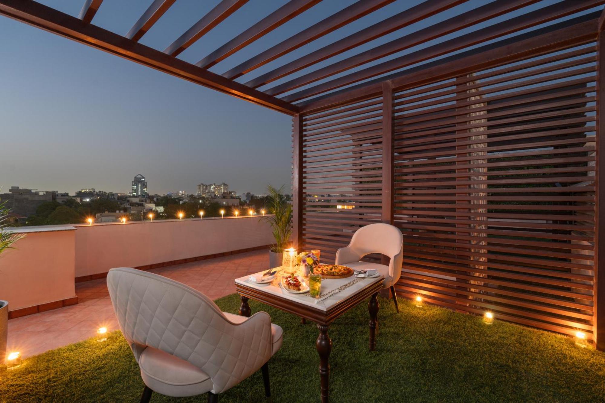 Foxtrail, Sector 42 - Am Hotel Kollection Ґурґаон Екстер'єр фото